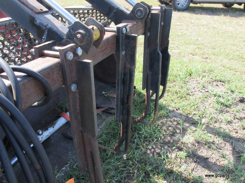 LOADER 7FT BUCKET W/ GRAPPLE